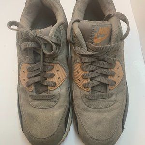 COPY - Nike Airmax Suede Bronze/Rose Gold